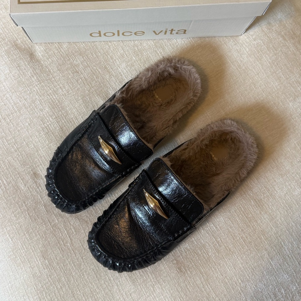 Dolce Vita Jordero Black Patent Plush Mule Loafers - Picture 2 of 6